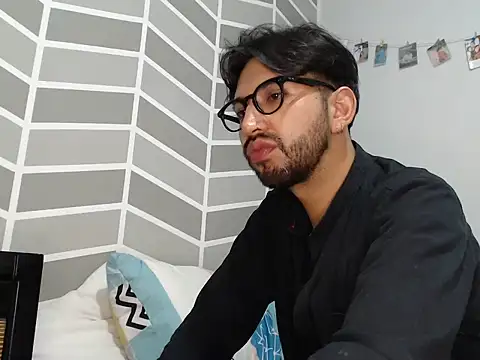 thomass1018 webcam