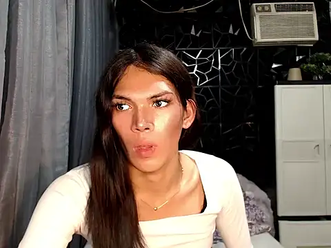 GORGEOUS_CARMEE webcam