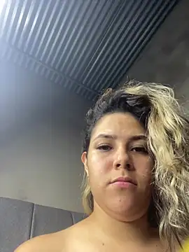 sofi_and_curlers669 webcam