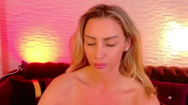 angelwoow - AngelWooW's free webcam - UK Sex Cams