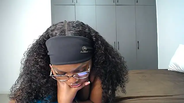 pretty_liya08 - Pretty_Liya08's free webcam - UK Sex Cams