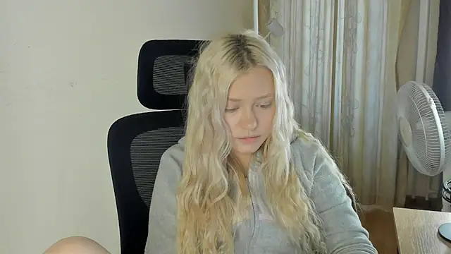 Watch MidnightPoise live on EroticFlix - High definition streams