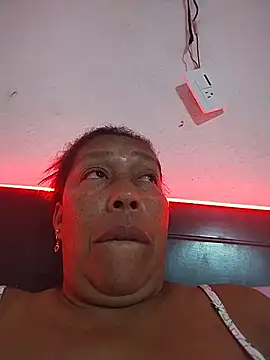 ruby-hot-milf_ (F milf) - Pusi dedo dentro