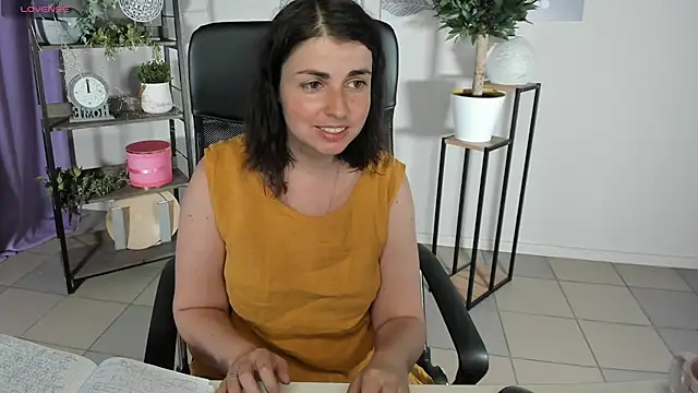 MartaEdams webcam