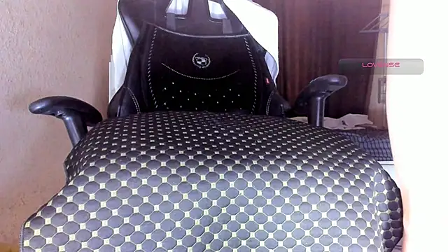 Watch Cameltoe_squirt_inPants live on EroticFlix - High definition streams