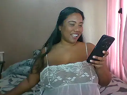 IndianSapphireXXX webcam
