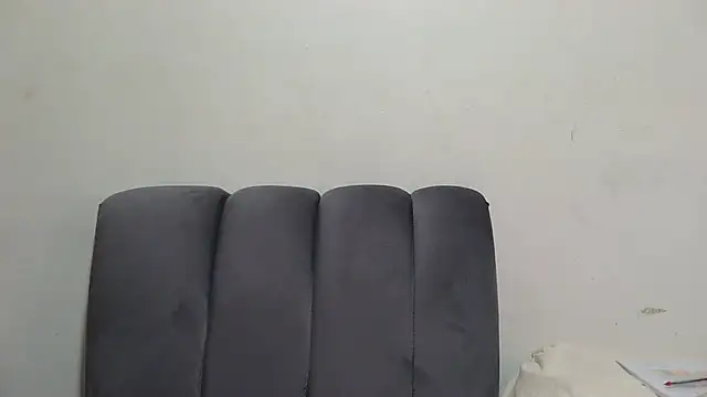 sluttylaura21 webcam