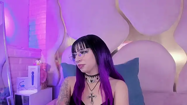 Watch NaniiSisy live on EroticFlix - High definition streams