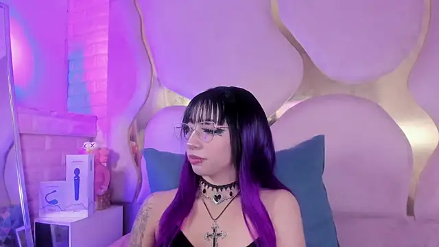 Watch NaniiSisy live on EroticFlix - High definition streams
