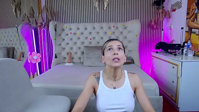 PlayfulShow webcam