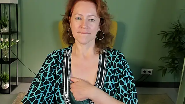 Watch LeticiaRomano live on EroticFlix - High definition streams