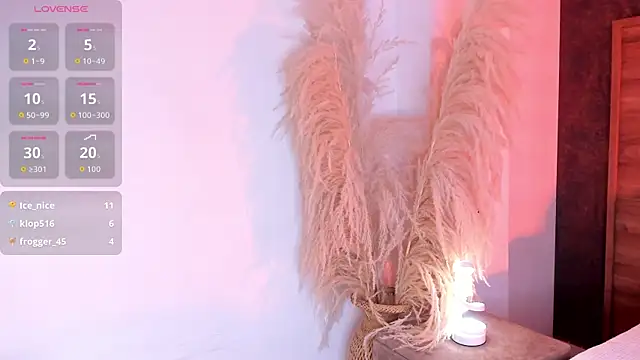 CristineRainn_ webcam