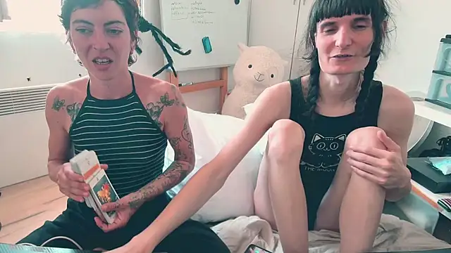CeriseLapine webcam