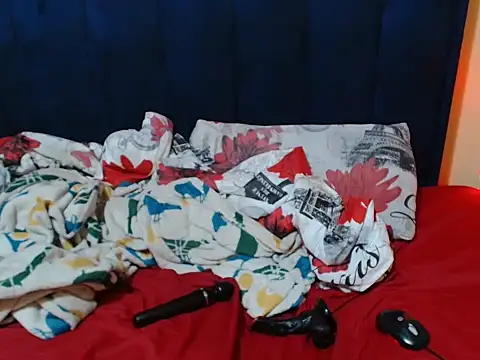HotCreamyTea webcam