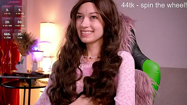 YourDarlingVivian webcam