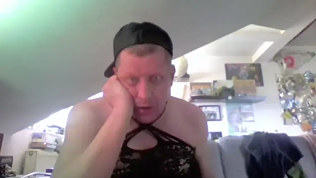 Bigthroaterboy webcam