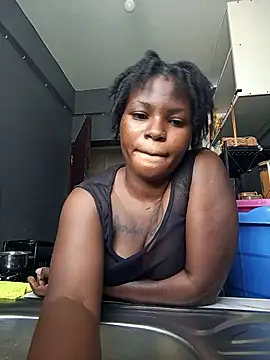 TrishaKalid webcam