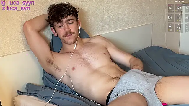 luca_syn webcam