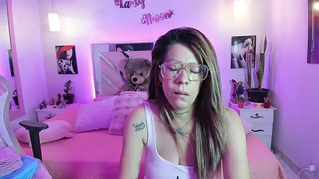 Karly_moon webcam