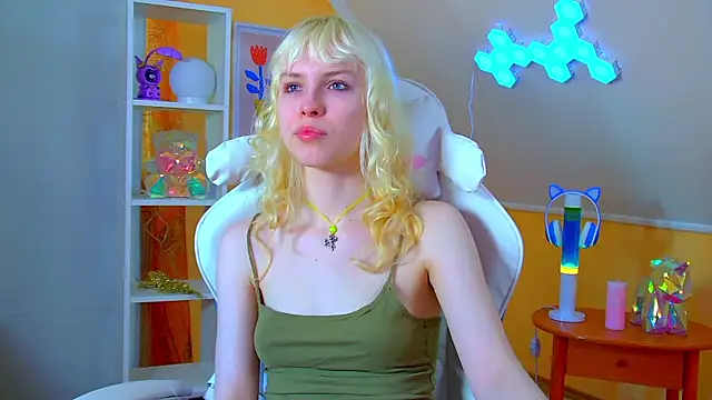 hannahhollis - HannahHollis's free webcam - UK Sex Cams
