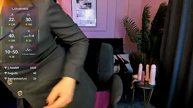 Watch MrsIngrid live on EroticFlix - High definition streams
