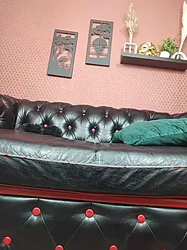 mickequinee - MickeQuinee's free webcam - UK Sex Cams