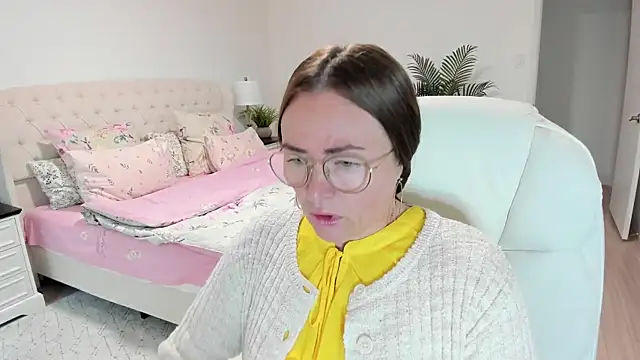 Vika73 live cam