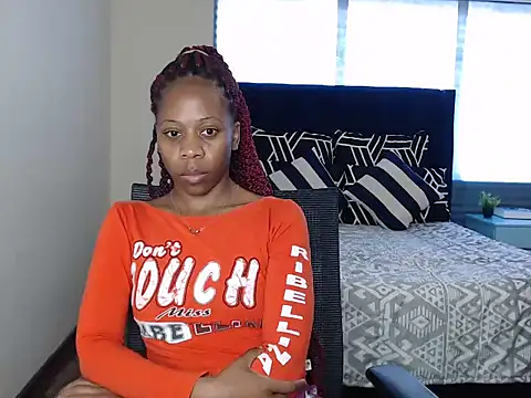 QUEENMANDYY