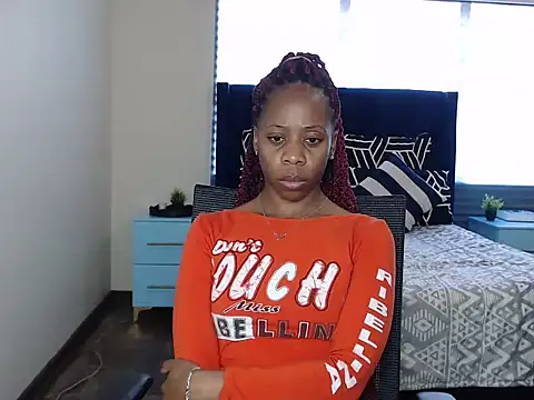 QUEENMANDYY webcam