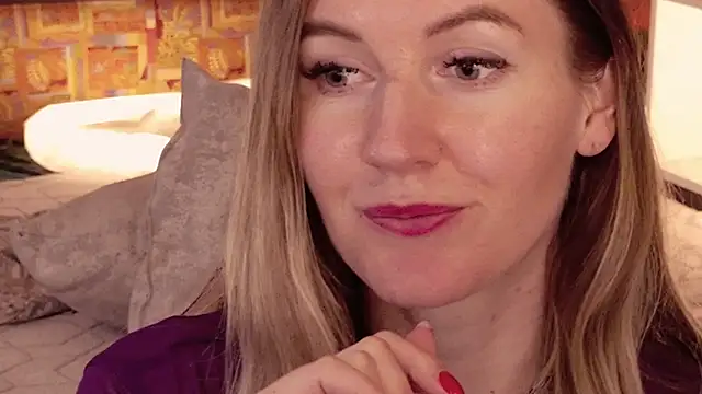 Watch Hello_Lisha live on EroticFlix - High definition streams