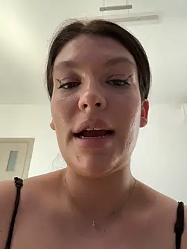 Watch ClaraPasssion live on EroticFlix - High definition streams