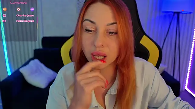 KristiiMax webcam