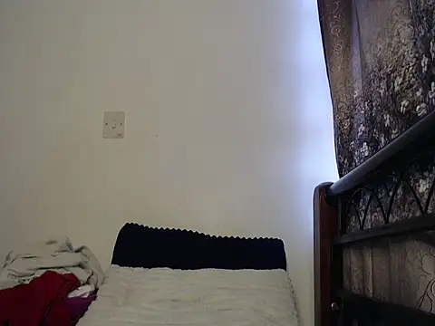 Whimsicalwillow live cam on StripChat