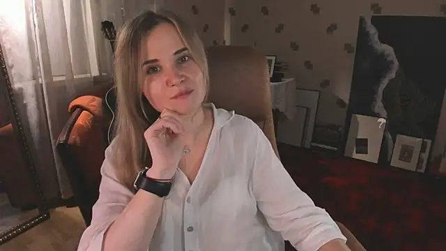 Watch MiaSparkes live on EroticFlix - High definition streams