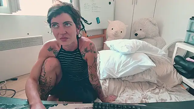 CeriseLapine webcam