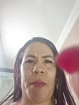 karla-bruni (F milf) - fuck dildo