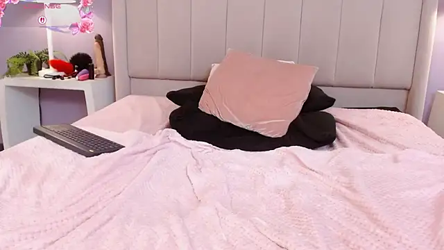 Lolagolden1 webcam