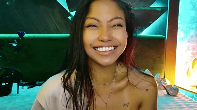 ElyaQuinn webcam