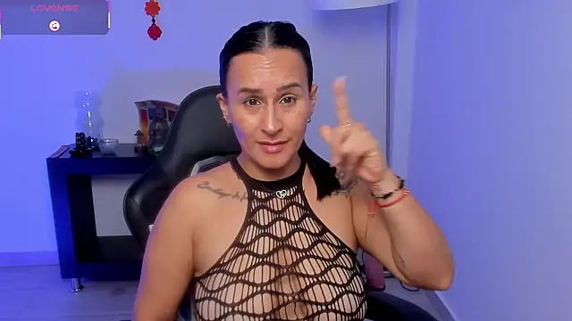 Sara_Charmy webcam