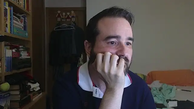 curiosillo83 live cam