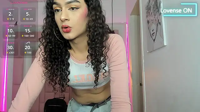 scarletcherry18 live cam