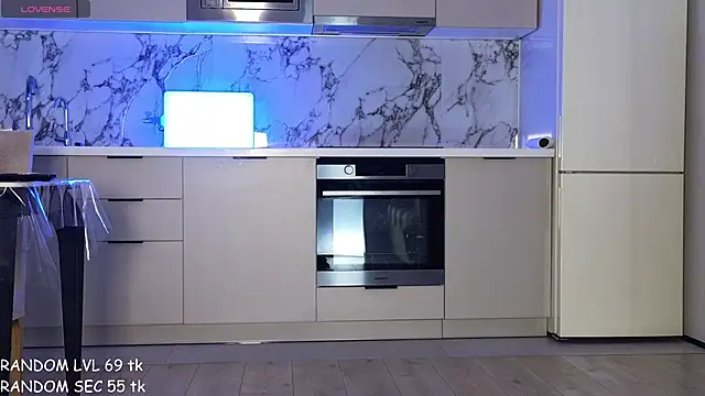 ellie_kimi live cam