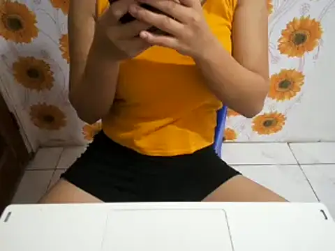 PrettyClaudia webcam