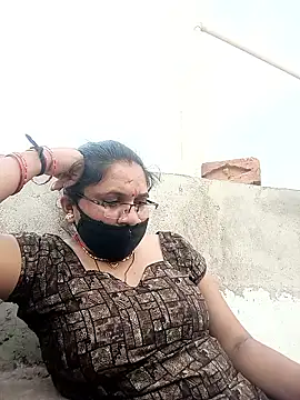 Menka_cut34 webcam