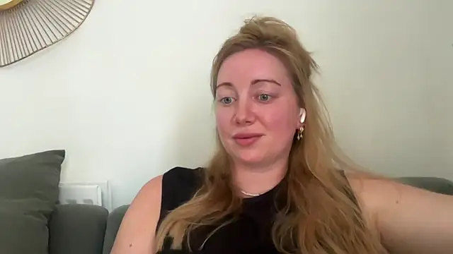arielsweetieee webcam