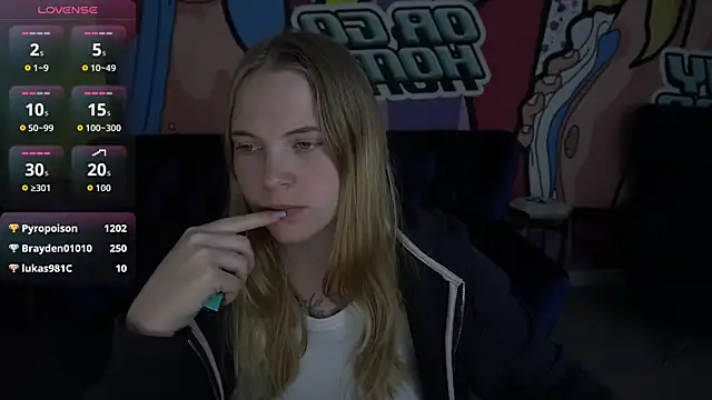 NikkyReyyy webcam