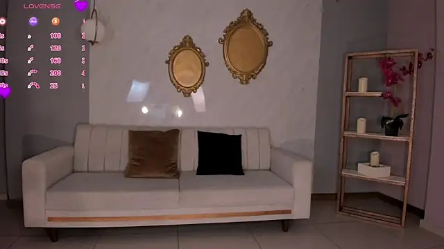 MaryLewis_ webcam