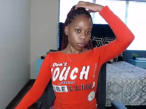 QUEENMANDYY