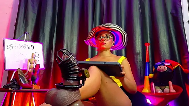 MistressSlut1 live cam