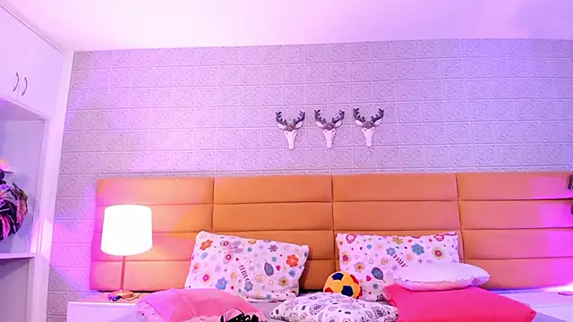 kamileblake (F teen) - masturbate dildo with breasts❤